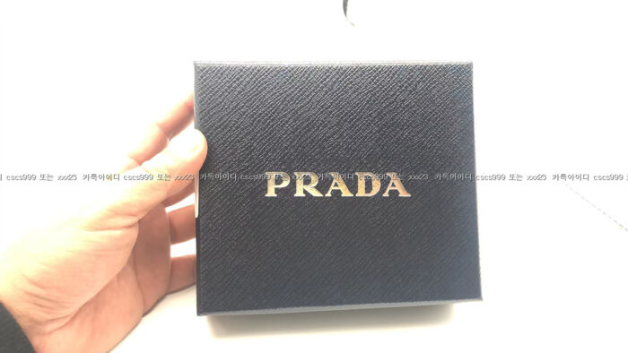 2023.11.20_[김ㅇ현 고객님 검수] 프라다 레플리카 반지갑 2