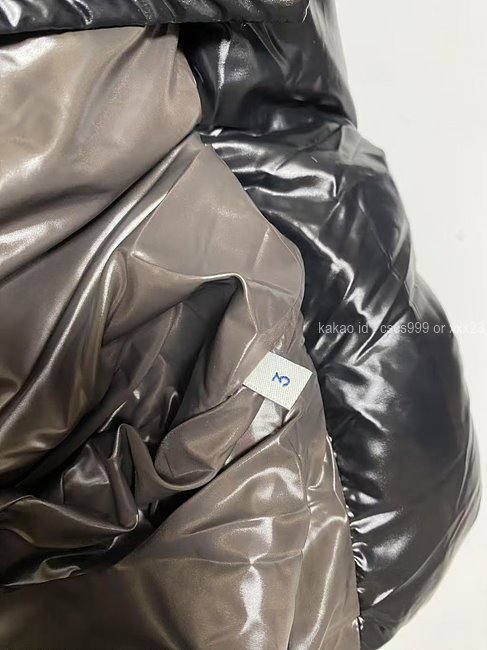 2025.10.24_[김ㅇㅇ 고객님 주문제품 검수사진] 몽클레어 후드 패딩 점퍼 레플리카 미러급 SA급 S급 고퀄리티 하이엔드 최상급  7