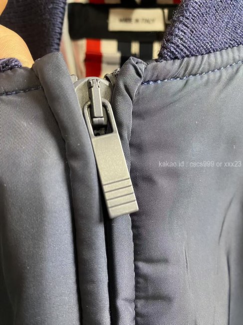 2025.10.26_[윤ㅇㅇ 고객님 주문제품 검수사진] 톰브라운 패딩 점퍼 레플리카 미러급 SA급 S급 고퀄리티 하이엔드 최상급 의류 4