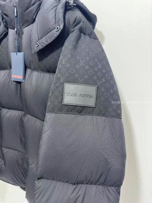 2025.10.30_[구ㅇㅇ 고객님 주문제품 검수사진] 루이비통 후드 패딩 점퍼 레플리카 미러급 SA급 S급 고퀄리티 하이엔드 최상급  4