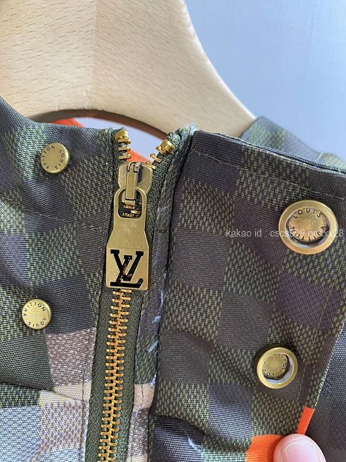 2025.10.31_[김ㅇㅇ 고객님 주문제품 검수사진] 루이비통 후드 패딩 점퍼 레플리카 미러급 SA급 S급 고퀄리티 하이엔드 최상급  4