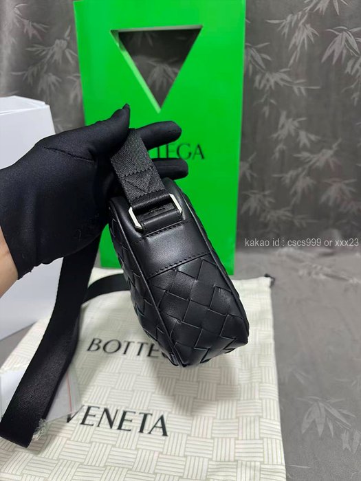 2025.12.28_[류ㅇㅇ 고객님 주문제품 검수사진] 보테가베네타 스몰 인트레치아토 카메라백 레플리카 미러급 SA급 S급 고퀄리티 하이엔드 최상급 크로스백 가방 5