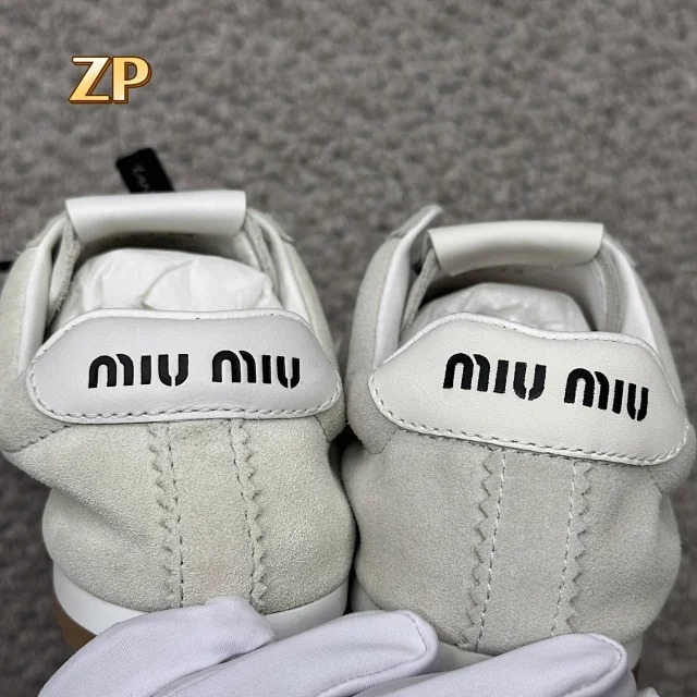 미우미우 스웨이드 스니커즈 4컬러 레플리카 미러급 SA급 S급 고퀄리티 최상급 하이엔드 신발 [여성] 9