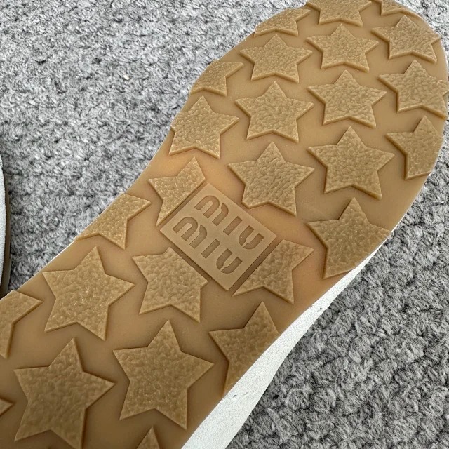 미우미우 스웨이드 스니커즈 4컬러 레플리카 미러급 SA급 S급 고퀄리티 최상급 하이엔드 신발 [여성] 70