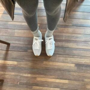 미우미우 스웨이드 스니커즈 4컬러 레플리카 미러급 SA급 S급 고퀄리티 최상급 하이엔드 신발 [여성]