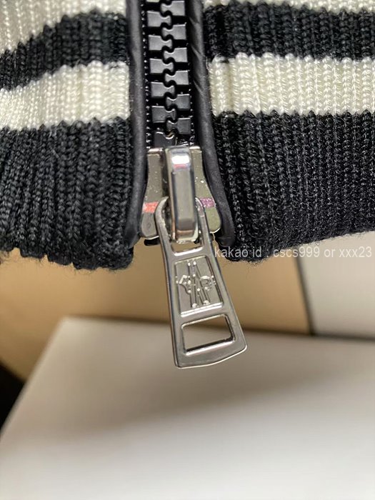 2024.06.22_[박ㅇ종 고객님 주문제품 검수사진] 몽클레어 니트 패딩 레플리카 의류 4