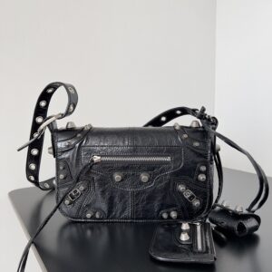 발렌시아가 아레나 램스킨 에이지드 실버 하드웨어 르 카골 XS 플랩백 블랙 레플리카 미러급 SA급 S급 고퀄리티 최상급 하이엔드 가방 [여성]