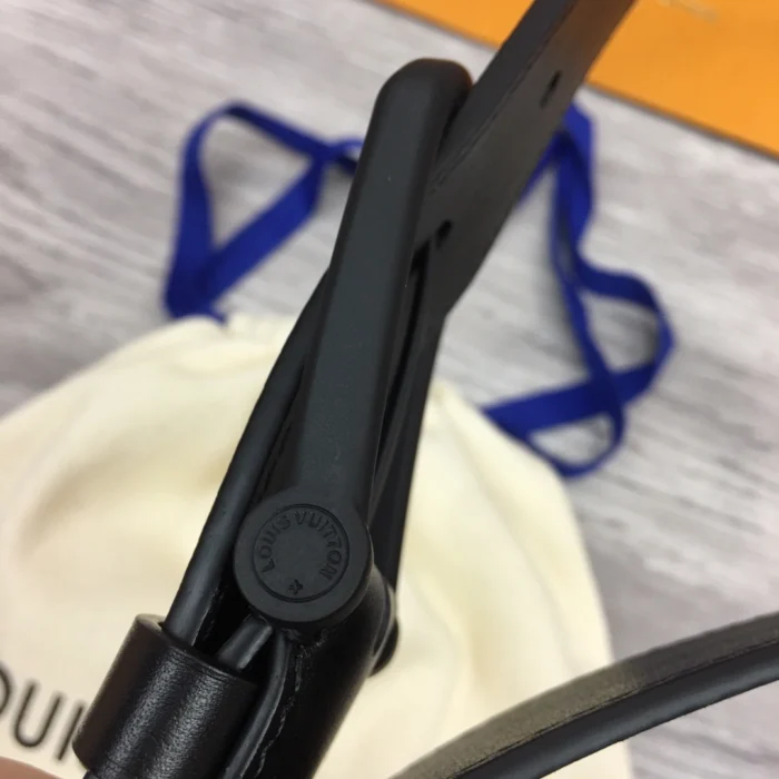 루이비통 남성용 단색 벨트 2컬러 레플리카 미러급 SA급 S급 고퀄리티  [남성] 최상급 하이엔드 - best 6