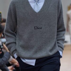 디올 모노그램 자수 양털 V넥 순색 니트 그레이 긴팔 레플리카 미러급 SA급 S급 고퀄리티 하이엔드 최상급 의류 [남성] - best