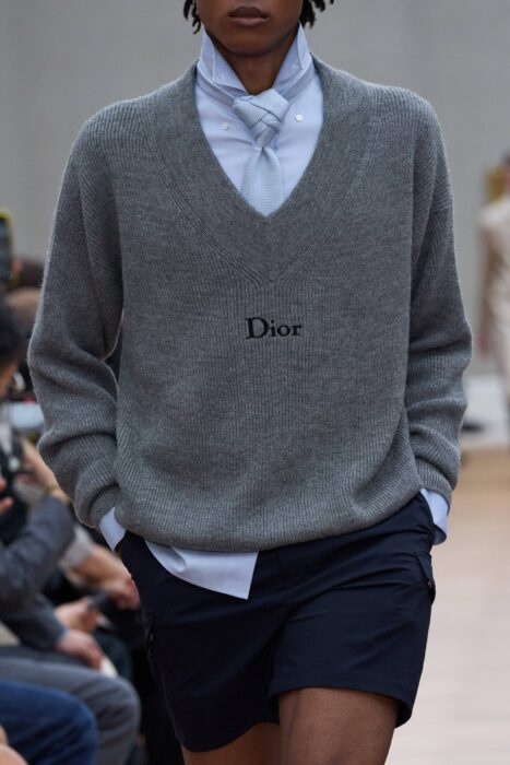 디올 모노그램 자수 양털 V넥 순색 니트 그레이 긴팔 레플리카 미러급 SA급 S급 고퀄리티 하이엔드 최상급 의류 [남성] - best