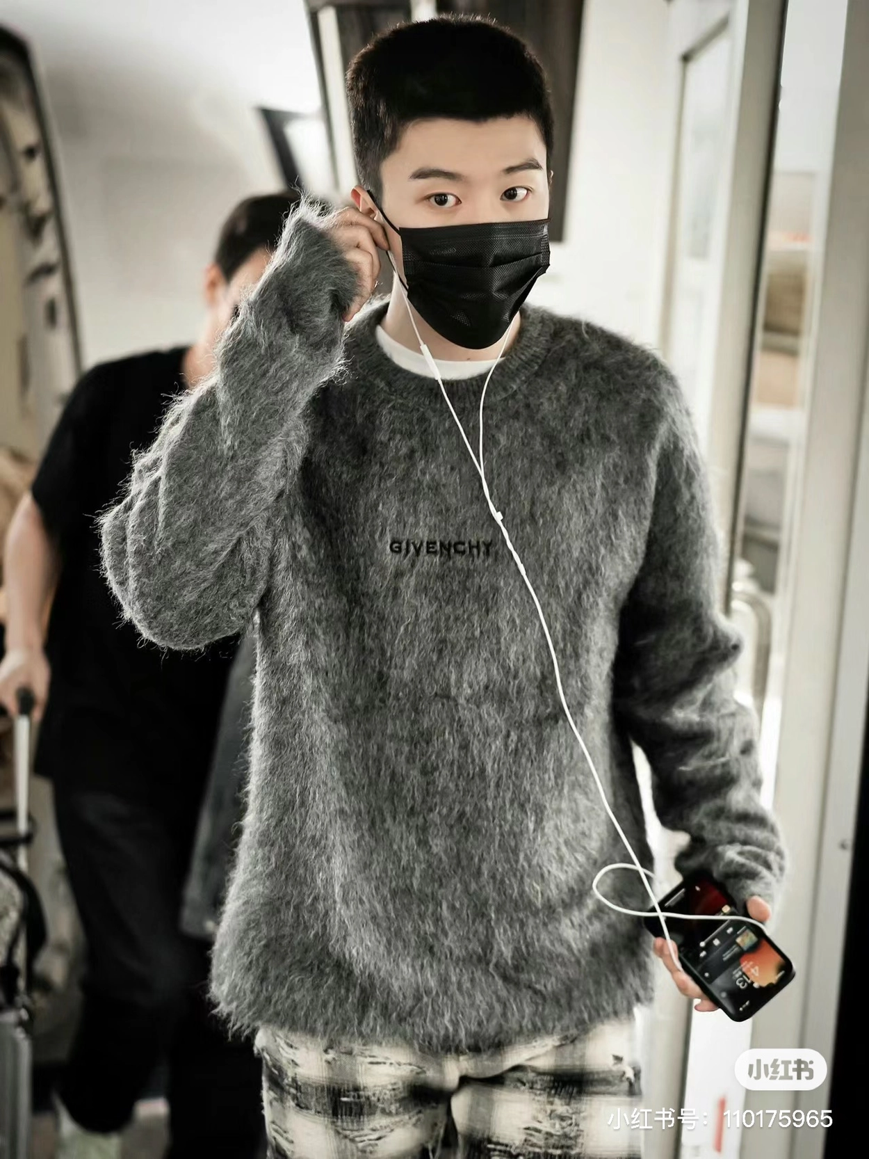 vg-지방시-레플리카-체크무늬-디스트럭션-팬츠-명품 레플리카 미러 SA급 (VG) 지방시 레플리카 체크무늬 디스트럭션 팬츠 3