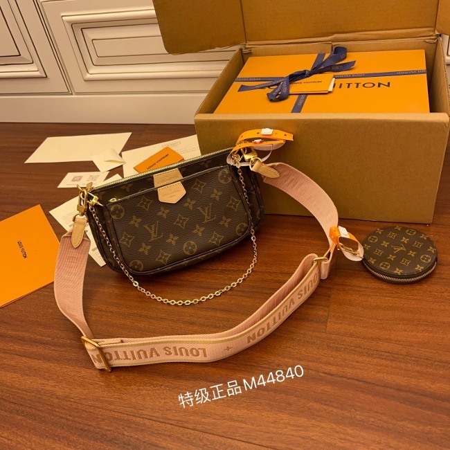 루이비통 레플리카 멀티 포쉐트 악세수아 M44840