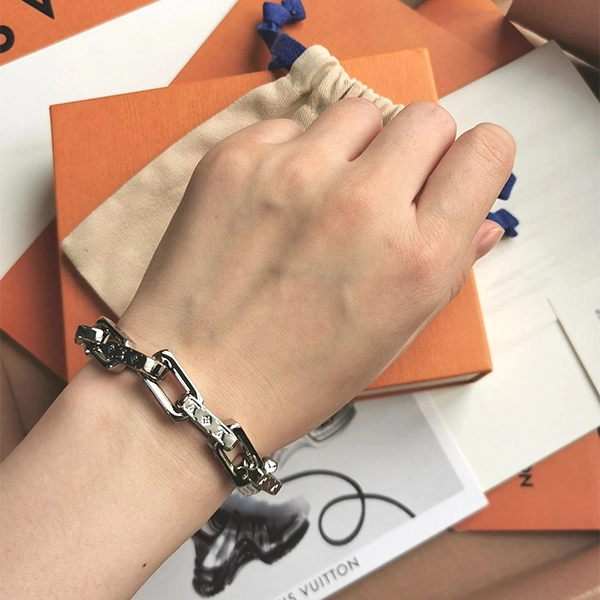 루이비통 모노그램 체인 팔찌 레플리카 미러급 SA급 S급 고퀄리티  [남성여성공용] 최상급 하이엔드 - best 3