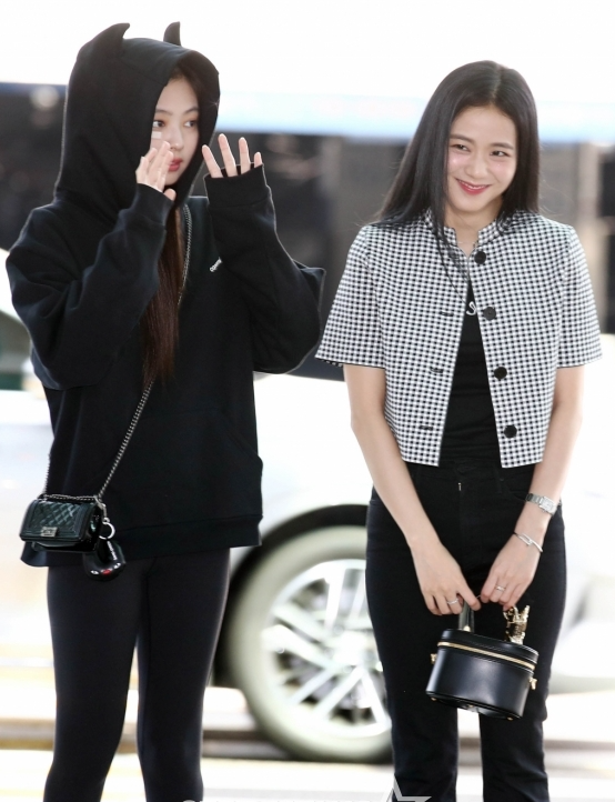 샤넬 레플리카 보이 플랩백 스몰 캐비어 은장 블랙 2