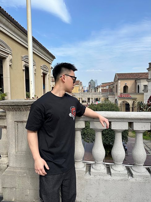 지방시 반팔 라운드티셔츠 레플리카 미러급 SA급 S급 고퀄리티 하이엔드 최상급 의류 [남성여성공용] - best 3