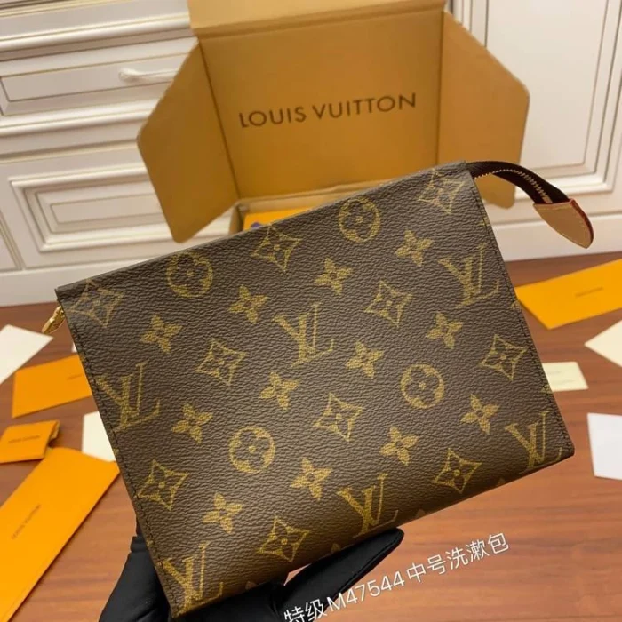 루이비통 포쉐트 토일렛 19 클러치 레플리카 미러급 SA급 S급 고퀄리티  [남성여성공용]M47544 최상급 하이엔드 - thebest 2