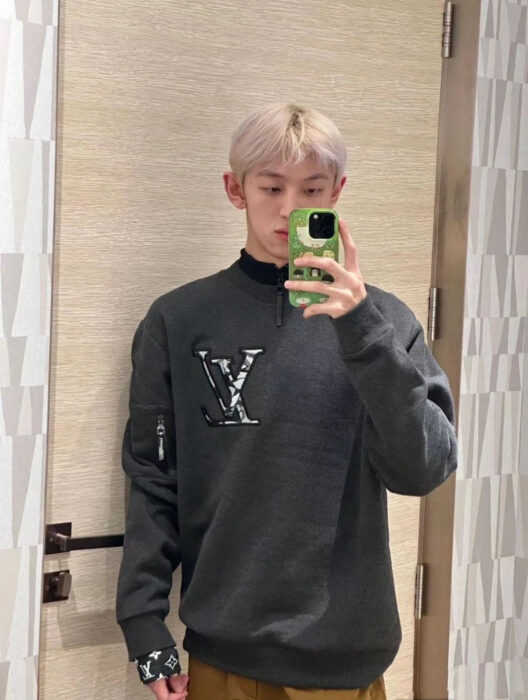 루이비통 점보 모노그램 자수 맨투맨 다크 그레이 레플리카 미러급 SA급 S급 고퀄리티 하이엔드 최상급 의류 [남성여성공용] - thebest