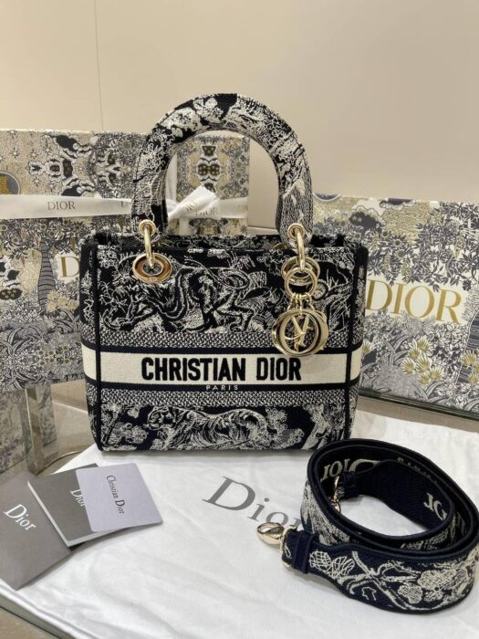 디올-레플리카-레이디-라이트-미디엄-백-명품 레플리카 미러 SA급 디올 레플리카 레이디 라이트 미디엄 백 21