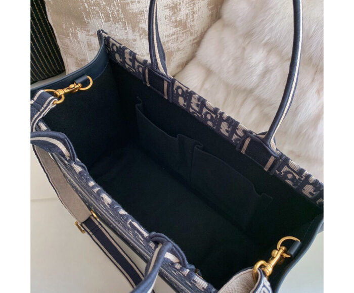 디올 북 토트 미디엄 백 가방 [2컬러] [매장-445만원대] 레플리카 미러급 SA급 S급 고퀄리티 토트백 크로스백 [여성] best  16