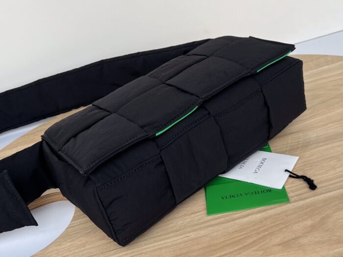 보테가베네타 레플리카 패딩 테크 카세트백 628951 [블랙그린] 8