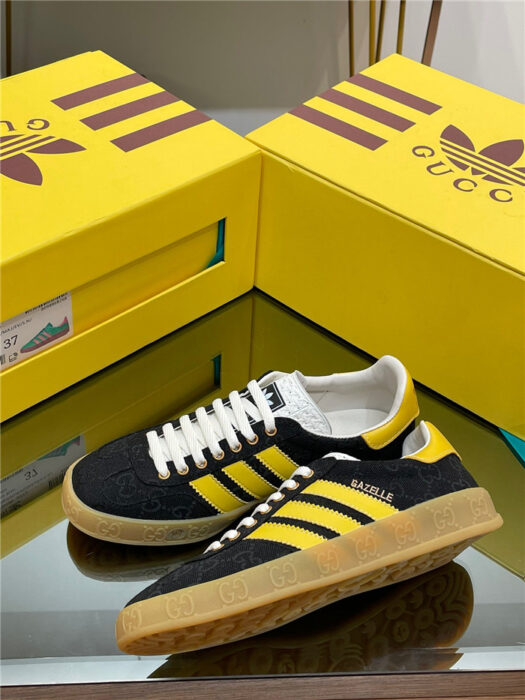구찌-레플리카-아디다스-오리지널-gg-캔버스-가젤-스니커즈-명품 레플리카 미러 SA급 구찌 레플리카 아디다스 오리지널 GG 캔버스 가젤 스니커즈 24