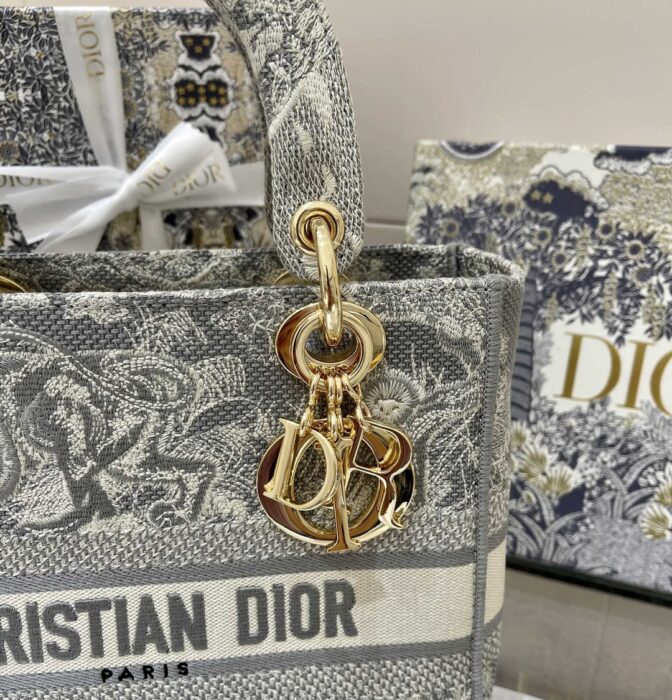 디올-레플리카-레이디-라이트-미디엄-백-명품 레플리카 미러 SA급 디올 레플리카 레이디 라이트 미디엄 백 20