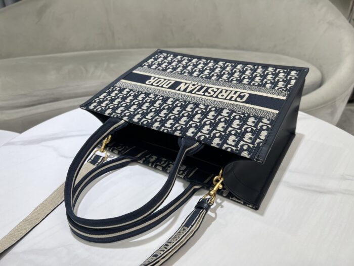 디올 레플리카 북 토트 미디엄 쇼퍼 백 11