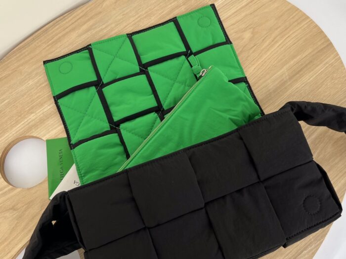 보테가베네타 레플리카 패딩 테크 카세트백 628951 [블랙그린] 13