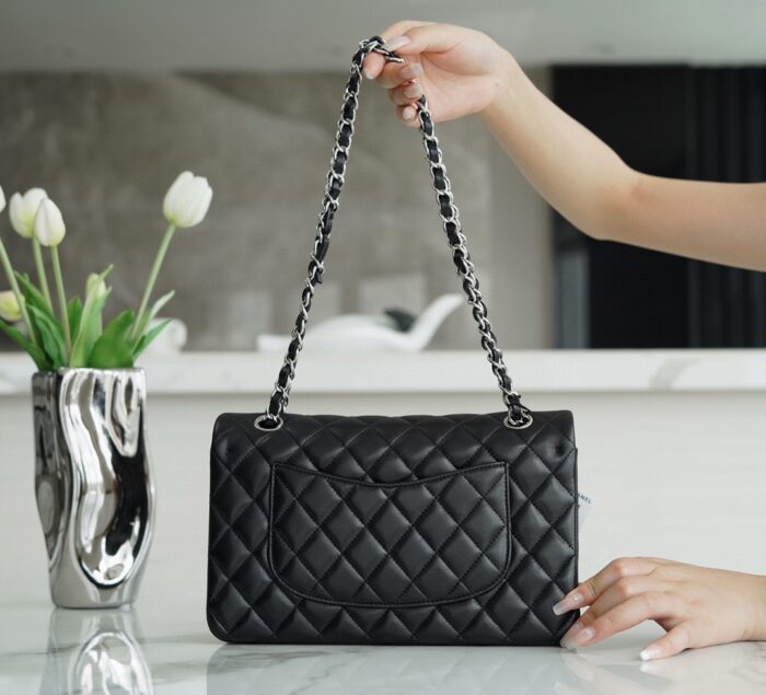 샤넬 레플리카 클래식 램스킨 은장 미듐 [블랙] 18