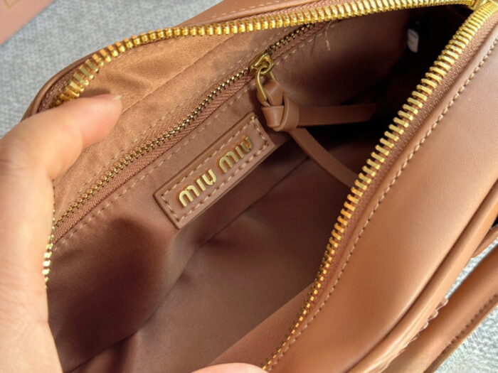 미우미우-아르카디-가죽-백-레플리카-미러급-sa급-s급-1-명품 레플리카 미러 SA급 미우미우 아르카디 가죽 백 레플리카 미러급 SA급 S급 고퀄리티 가방 11