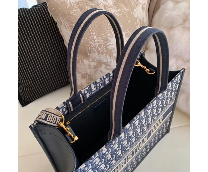 디올 북 토트 미디엄 백 가방 [2컬러] [매장-445만원대] 레플리카 미러급 SA급 S급 고퀄리티 토트백 크로스백 [여성] best  15