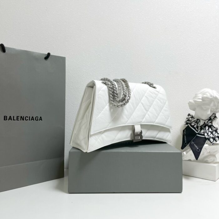 발렌시아가 레플리카 퀼트 크러쉬 미디움 체인백 옵틱 화이트 4