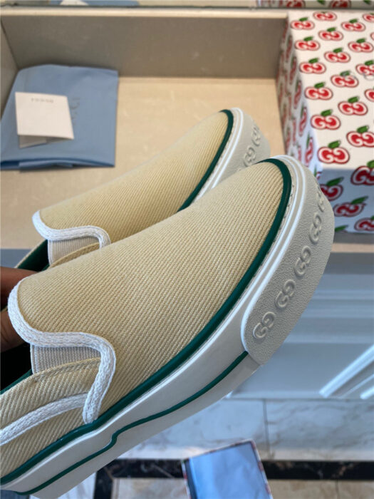 구찌 레플리카 GG 슈프림 테니스 슬립온 스니커즈 21