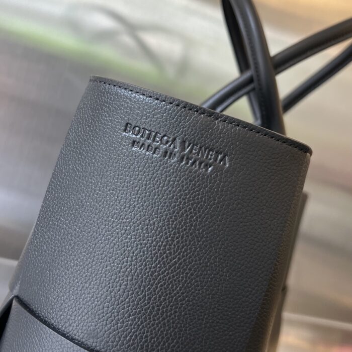 보테가베네타 레플리카 아르코 토트백 블랙 10