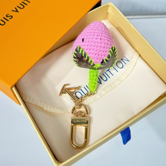 루이비통 베리리셔스 크로쉐 백 참 M02583 핑크 레플리카 미러급 SA급 S급 고퀄리티 최상급 하이엔드 악세사리 [남성여성공용] 3