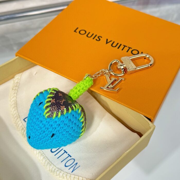 루이비통 베리리셔스 크로쉐 백 참 M02583 블루 레플리카 미러급 SA급 S급 고퀄리티 최상급 하이엔드 악세사리 [남성여성공용]