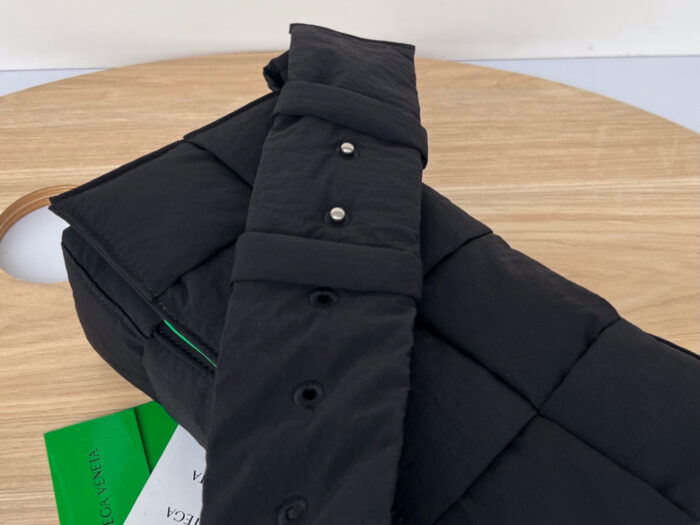 보테가베네타 레플리카 패딩 테크 카세트 백 [블랙&그린] 628951VB 4