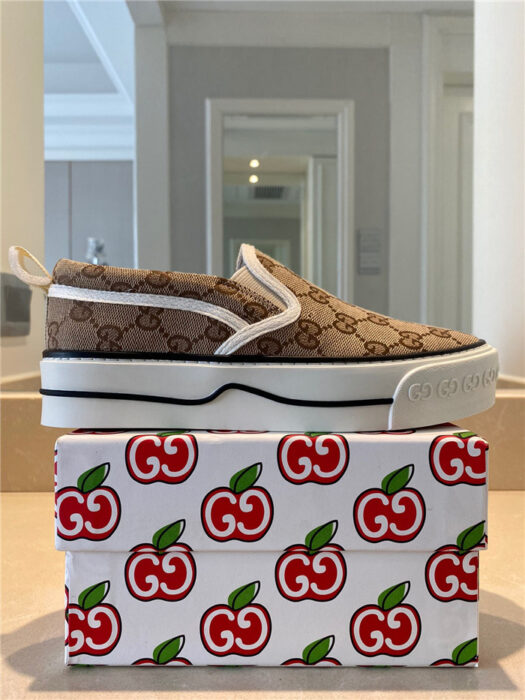 구찌 레플리카 GG 슈프림 테니스 슬립온 스니커즈 34