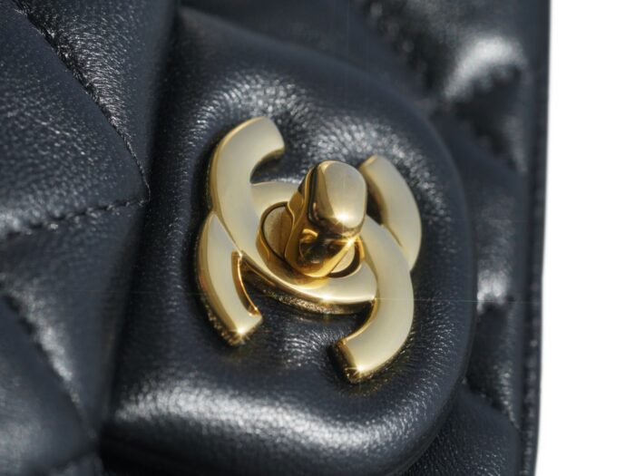 샤넬-레플리카-클래식-미니-쁘띠삭-램스킨-a35200-명품 레플리카 미러 SA급 샤넬 레플리카 클래식 미니 쁘띠삭 램스킨 A35200 10