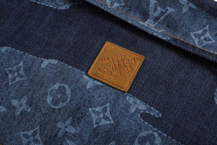 루이비통 모노그램 샴브레이 포켓 코튼 반팔 카라 셔츠 데님 1AIMJ8 레플리카 미러급 SA급 S급 고퀄리티 하이엔드 최상급 의류 [남성여성공용] 10