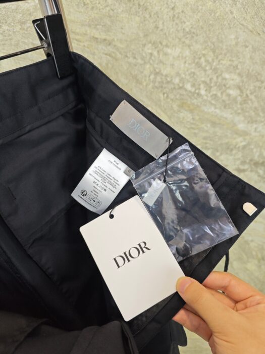 디올 면혼방 큰 포켓 팬츠 블랙 613C153A3068 C900 레플리카 미러급 SA급 S급 고퀄리티 하이엔드 최상급 의류 [남성여성공용] 9