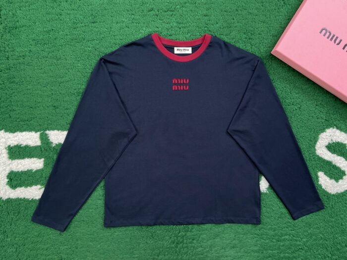 미우미우 코튼 저지 긴팔티 네이비 블루 MJLA31 1841 F0X58 레플리카 미러급 SA급 S급 고퀄리티 하이엔드 최상급 의류 [남성여성공용] 3