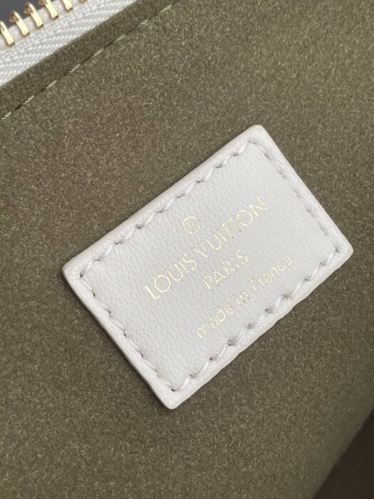 루이비통 레플리카 앙프렝뜨 쿠상 숄더백 18