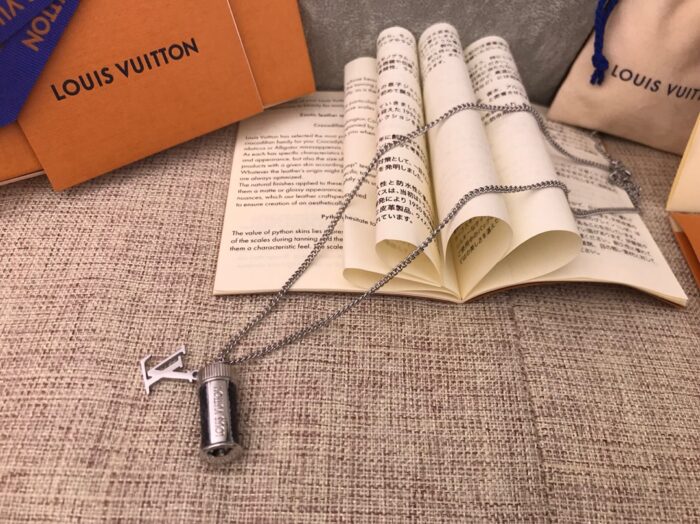 루이비통 레플리카 모노그램 이클립스 참스 목걸이 M63641 5