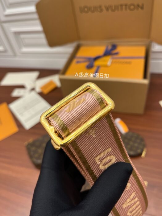 루이비통 레플리카 멀티 포쉐트 악세수아 M44840 11