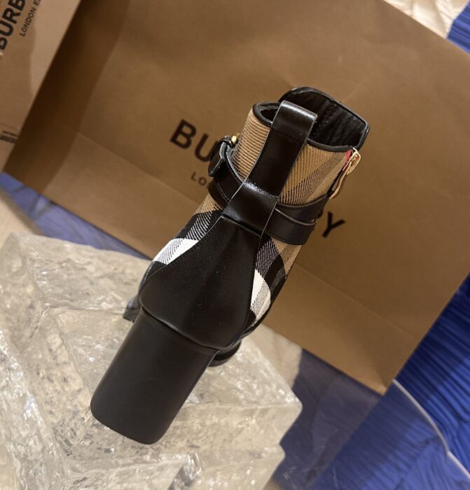 버버리 스트랩 이음 앵클 부츠 힐  레플리카 미러급 SA급 S급 고퀄리티 신발  [여성] 최상급 하이엔드 - best 4