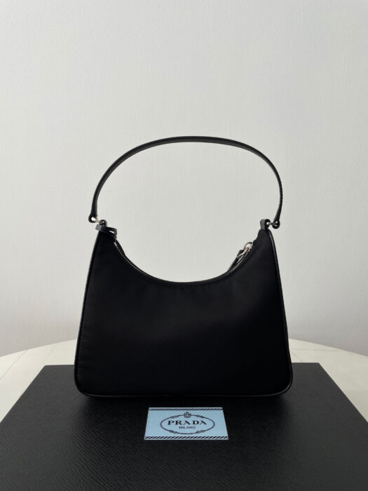 프라다 리에디션 2005 리나일론 사피아노 미니 호보백 [매장-160만원대] 레플리카 미러급 SA급 S급 고퀄리티 best 숄더백 [여성] 15