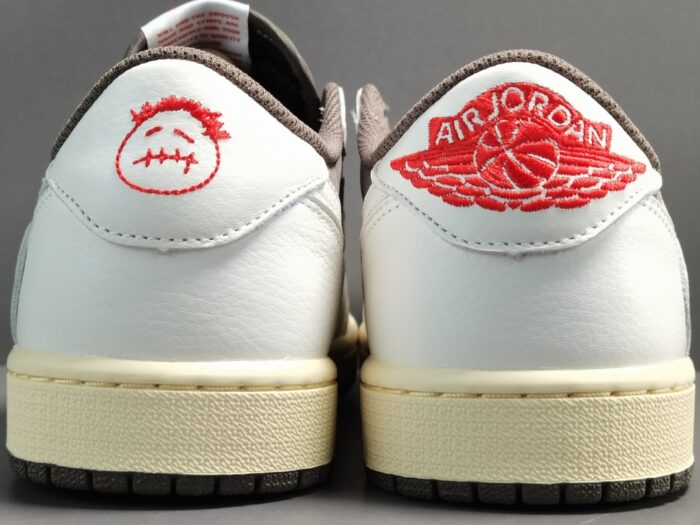 나이키 레플리카 에어 조던 1 트래비스 스캇 리버스 모카 로우 DM7866-162 11