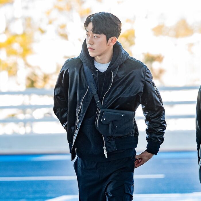 디올 레플리카 새들 숄더 스트랩 파우치 백