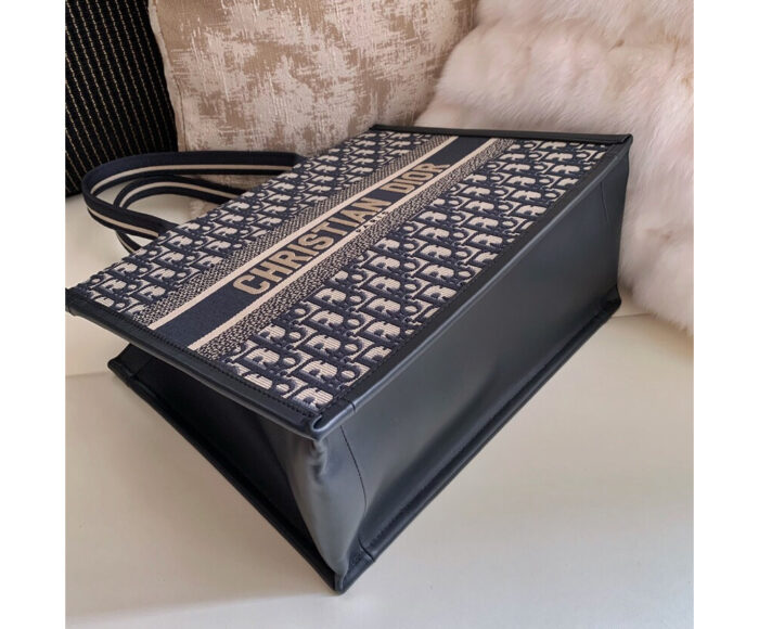 디올 북 토트 미디엄 백 가방 [2컬러] [매장-445만원대] 레플리카 미러급 SA급 S급 고퀄리티 토트백 크로스백 [여성] best  14